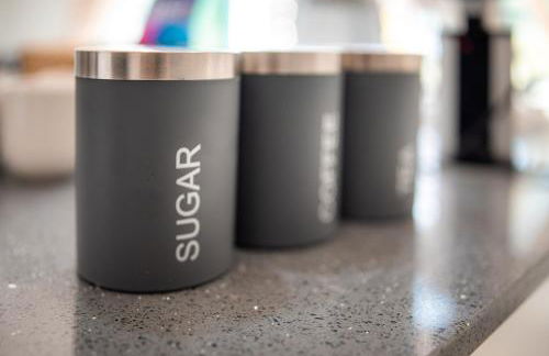 Family & Contractors 3 BR Bungalow Cot Garden Netflix Coffee Station - Foto 25