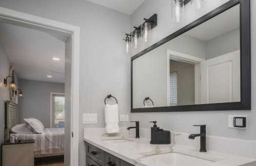 Harbor Clubhouse 3Bed 3.5Bath Modern Waterfront with Fireplace - Foto 33