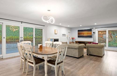 Serene Hilltop Oasis Above the City w Private Pool - Foto 9