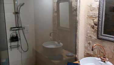 Grande grange atypique proche des Gorges du Tarn - Foto 3