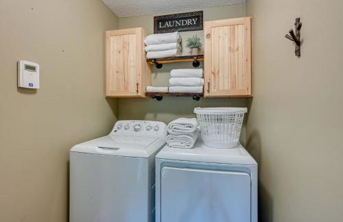 Peaceful Waterfront Cabin on Tittabawassee River! - Foto 28