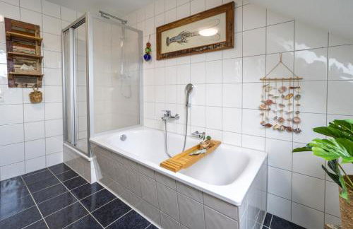 Schloßberg-Domizil mit Weitblick - Arbeitsplatz, Balkon, Netflix, Badewanne & Yogamatte - Foto 20