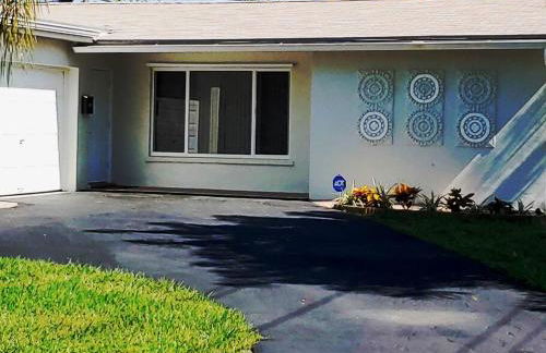 Amazing 5 Bedroom Pool Home - Minimum 28 days Stay Only Great Location! - Foto 18