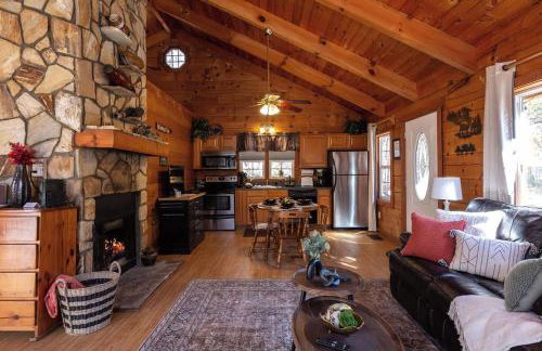 Cozy Cabin Retreat Near Helen Hot Tub Fireplace - Foto 13