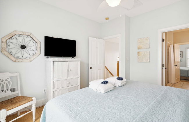 Oceanfront w/ Pool, Panoramic Deck Views, 5bdr Folly Ocean Breeze by Avantstay - Foto 40