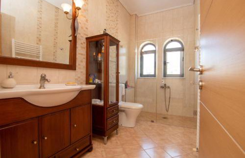 Marika Seaside Villa - Photo 11