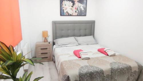 - LUJO - Parking, Maquina Arcade, Wifi y Netflix - Foto 2