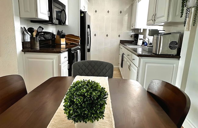 Charming 1940 Waterfront 2br-2ba Condo 2 Bedroom Condo by RedAwning - Foto 9