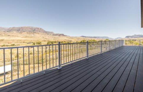 The Yellowstone - Spacious Wapiti Valley Cabin with Stunning Views! - Foto 14