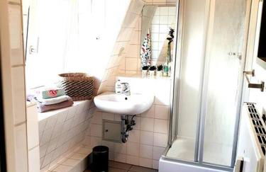 Rostock hautnah erleben - schöne Maisonette 2OG - Foto 15