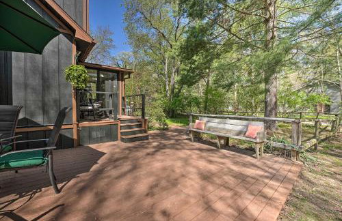 Sawyer Retreat with Fire Pit Less Than 2 Mi to Beaches! - Foto 25
