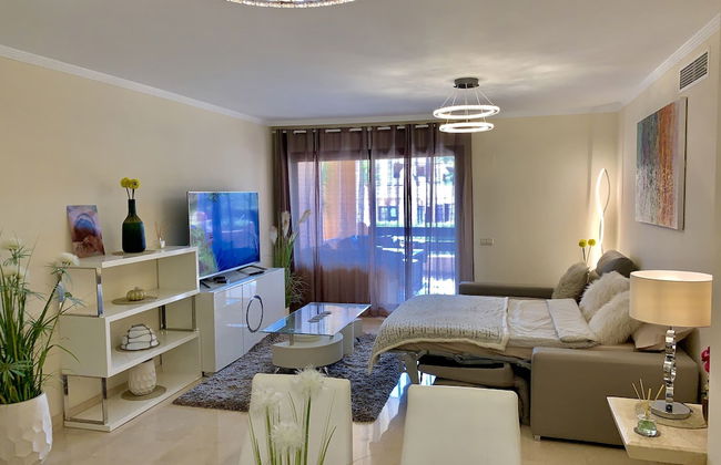 Casares Beach Golf Apartment With Private Garden and Pool Access - Foto 5