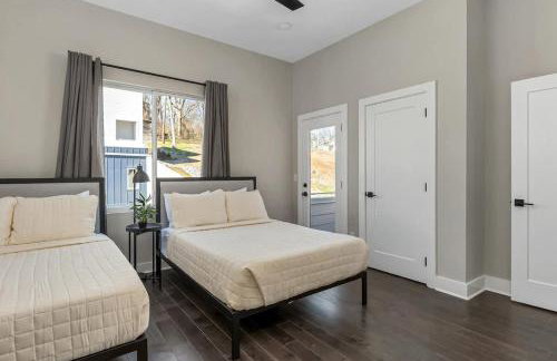 BRAND NEW Side by Side Homes - Sleeps 24 Guests - Foto 38