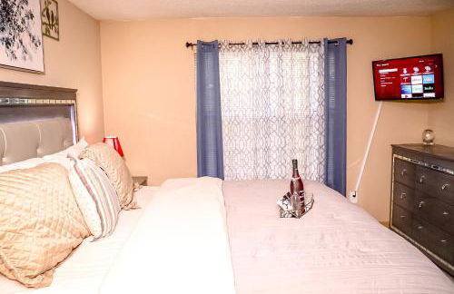 Easy Access 2beds,1bt luxury kingbed with pool sleeps 4 - Foto 11
