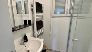 Petite maison sur aérodrome - Foto 5, Shower