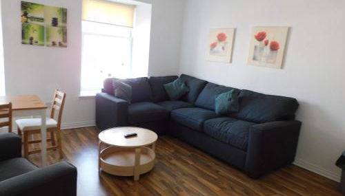 No 1 - 2 bedroom apartment in Lanark Town Centre - Foto 2