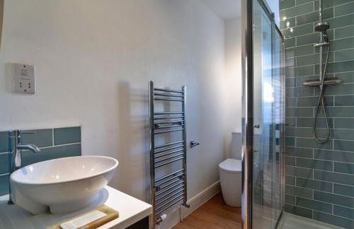 Finest Retreats - Centre View - Photo 18