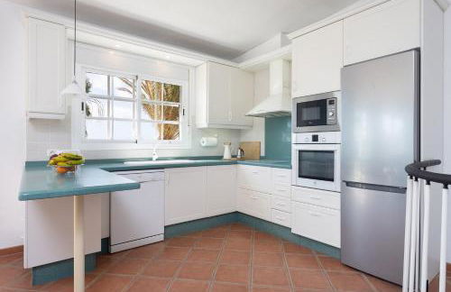 Casa Melocoton - Private pool - Ocean View - BBQ - Garden - Terrace - Free Wifi - Child & Pet-Friendly - 4 bedrooms - 8 people - Foto 20