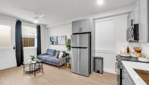 RG 1-2 DT Dallas l FIFA WORLD CUP READY l 5 Min from Love Field - Foto 3