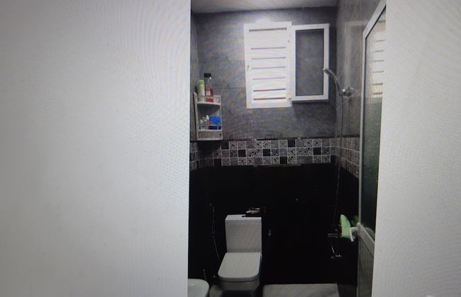 Magnificent, Refurbished Apartment in the City Center - Photo 3