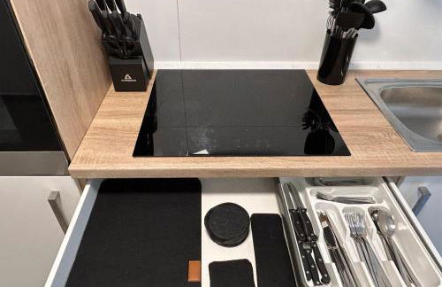 Spacious Apartment with Balcony - nearby Schlosspark - APOLONIAliving - Foto 56