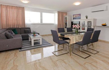 Modern 2-Bed Apt, Late check in available - Photo 51