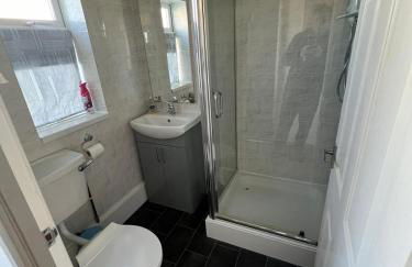 Saltwater Chalet - Photo 5