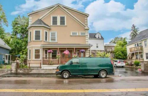 383 - 3BR Quincy - Chic House near Adams Park - Foto 4