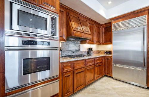 Your Home in San Diego - Two-car Garage - Foto 35