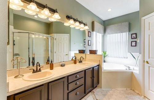 Walk to Tower Lake Family Home in Gated Community - Foto 13