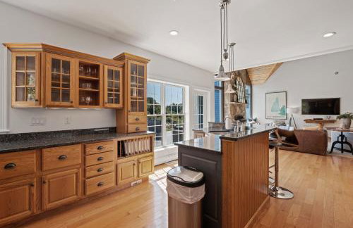 Luxury Riverfront Retreat Hot Tub, Game Room, Gym - Foto 13