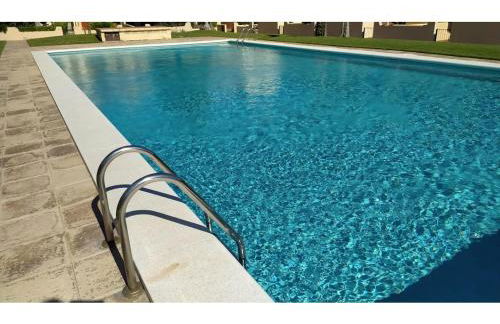 Casa pareada con piscina en la Costa Dorada - Foto 2