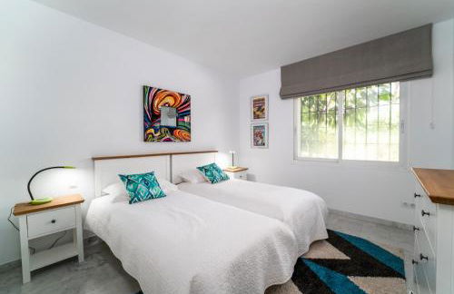 BRIGHT NEW APARTMENT IN PUENTE ROMANO - Foto 18