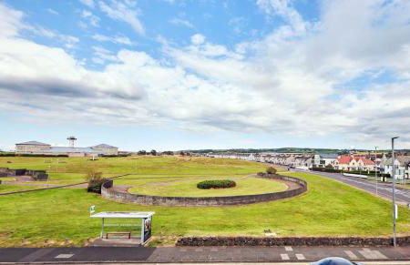 Portrush Apt with Stunning Sea Views- West Beach 5 - Foto 36