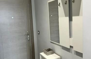 Espectacular apartamento junto al mar, con piscina en Málaga - Photo 26