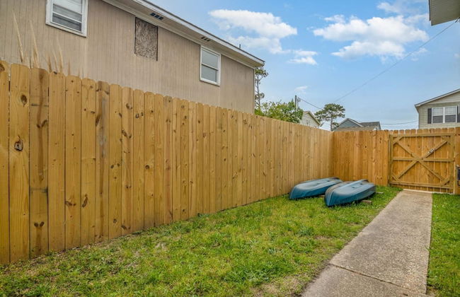 The Graceful Pelican Lakeview w Kayaks and Trail - Foto 2