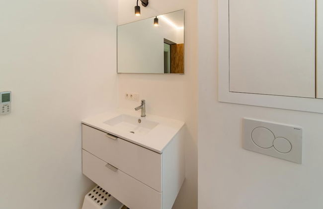 Charming Home With Sauna - Photo 25