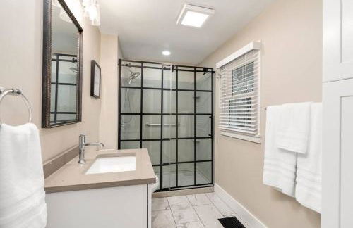 Riverside Retreat! - Photo 18