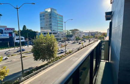 Century City Cozy 3 Bedroom Apartment with Parking 302,303 - Foto 24