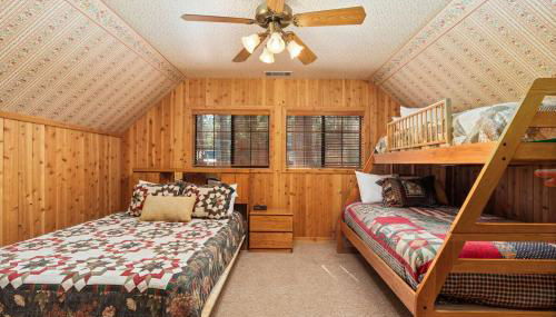 Toste Cabin- Spacious 3BR Cabin in East Village! - Foto 4