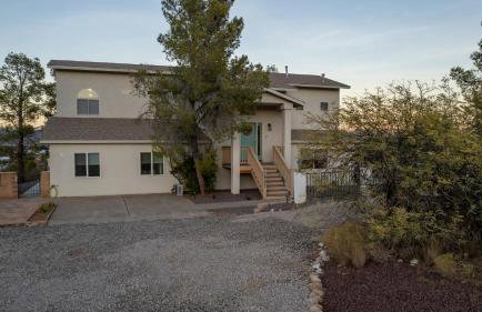 Heated Pool and Jacuzzi, Scenic Mountain View, Lux and Cozy, - Foto 32