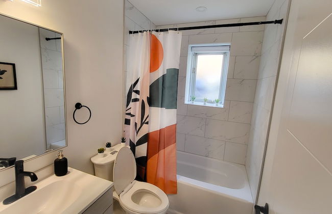 JstLikeHome - Serenity Suites - Photo 28