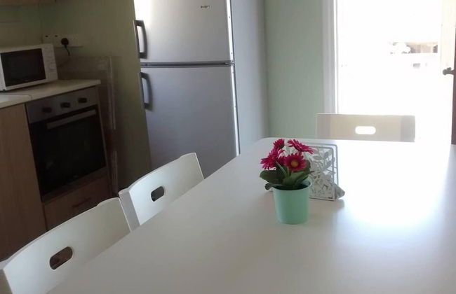 Immaculate 4-bed Apartment in Larnaca - Photo 11