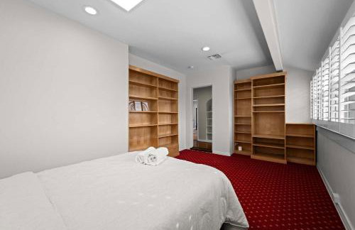 Spacious 5BR LA Villa with Pool Spa & Game Room - Foto 36