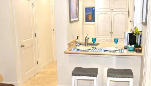 Palm Beach Paradise Walk to Beach Pool WiFi 86" TV WiFi - Foto 3