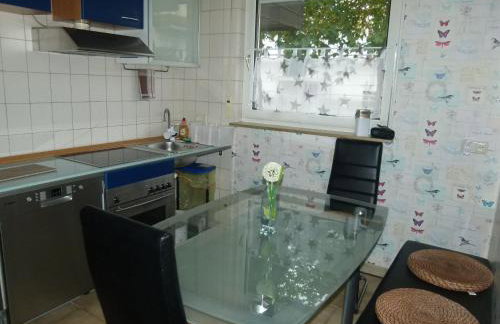 Cosy 3 Zimmer Whg incl großer Wohnküche, Smart TV, WLAN, Eutelsat & Astra Satelliten TV, viele Parkplätze vorhanden, Langzeitmiete - Foto 3