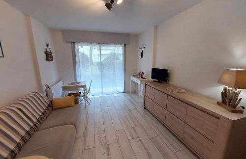 Studio au calme, plage et centre à pied, jardinet ensoleillé, parking privé - FR-1-550-51 - Foto 11