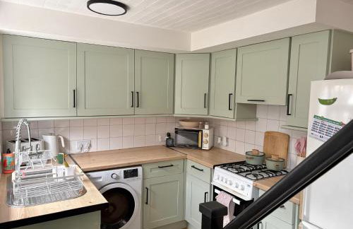 2 Bed Cottage near Sheffield and M1 - Foto 5