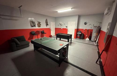 Spacious Family Villa w/ Pool & Themed Bedrooms - Foto 23