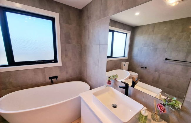 Brand new House - Modern Home in Great Location - Foto 18